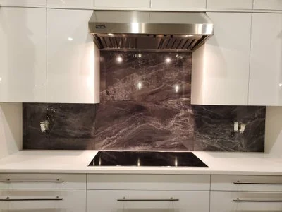 Cuisine avec comptoir en céramique